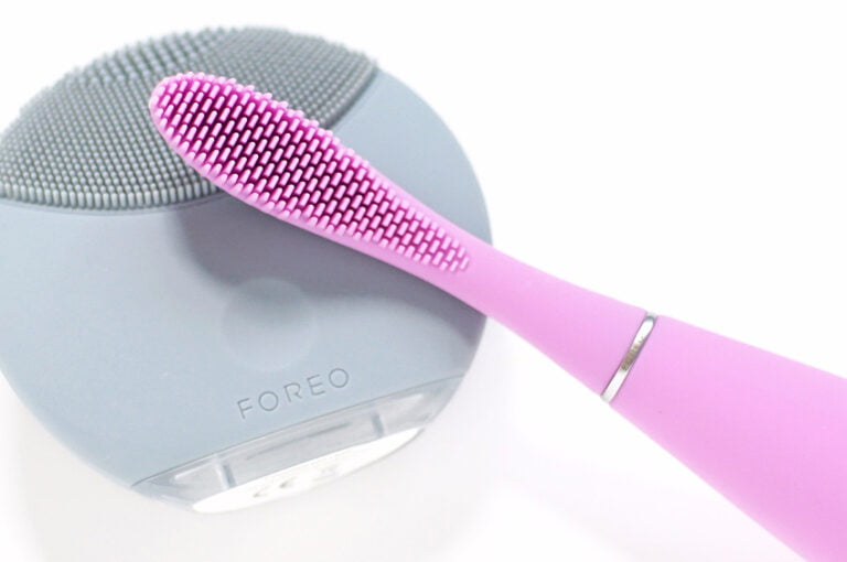 FOREO ISSA™ mini Brush Head – Wild Strawberry