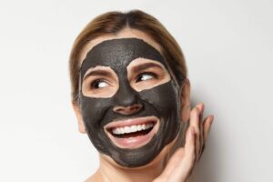 It is designed to clean deep and remove blackheads from your pores.