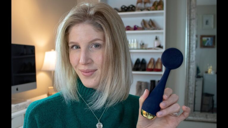 GET HEALTHY GLOWING LOOKING SKIN WITH PMD CLEAN DEVICE
