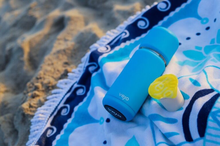 THE BEST PORTABLE BLENDER: VEJO ORGANIC SMOOTHIES