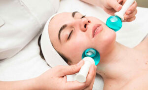 FACIAL MASSAGE ICE GLOBE