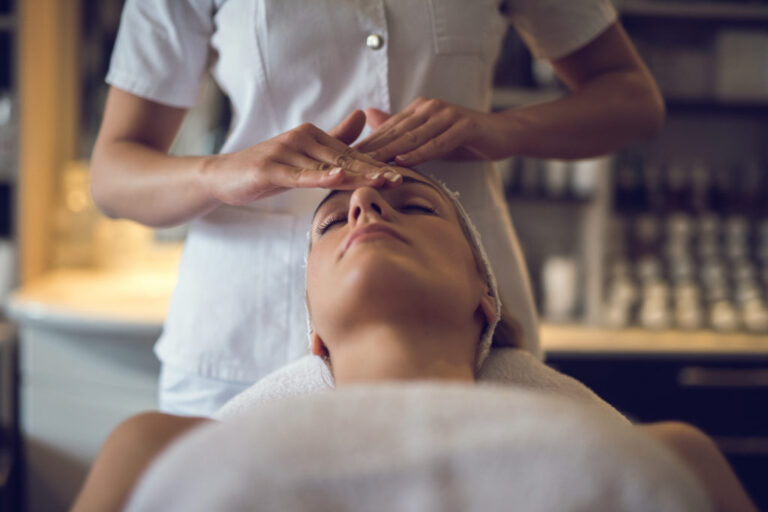 What are the Benefits of a Facial: A Cosmetologist’s Guide