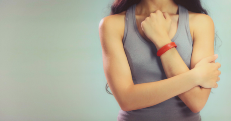Feel Wristband: Emotion Sensing Wristband for Passive Mood Tracking