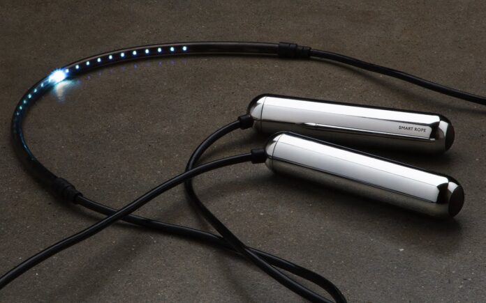 Watch Your Fitness Data in Mid-air with The SMART SKIPPING ROPE!