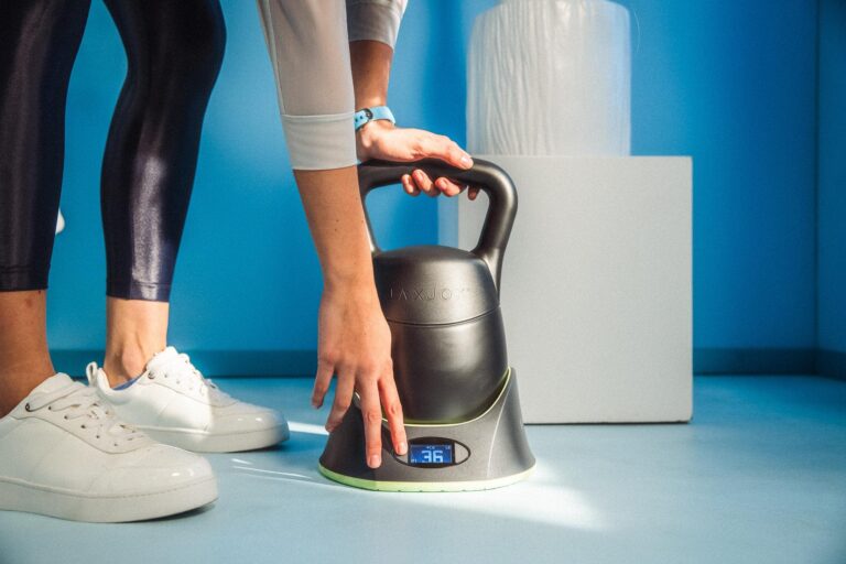 JAXJOX Adjustable Kettlebell Connect: A Smart Way To Train with Weights