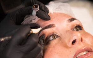 Nano Brows vs Powder Brows – Comparison Between Brow Treatments
