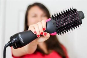 The Revlon Hot Hair Brush Is a Fantastic One-Step Styling Tool For Certain Hair Types