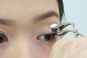 The Best Eyelash Curlers And The Difference Between Them