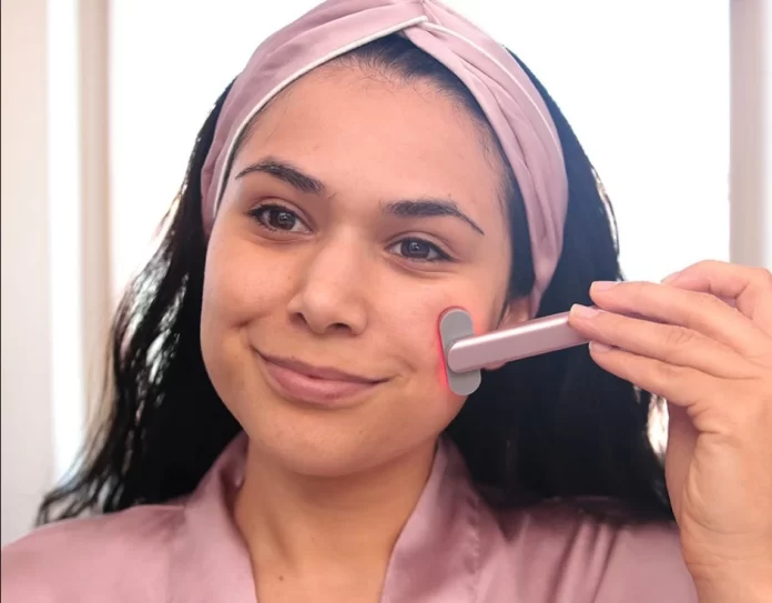 Solawave Wand: LED Light Therapy To Use At Home Solawave Wand: LED Light Therapy To Use At Home