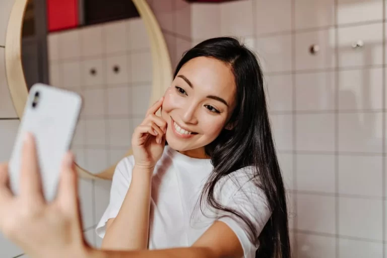 The App To Manage And Track Your Skincare Habits