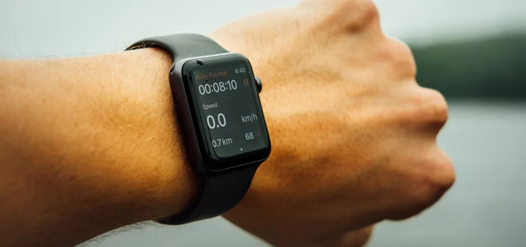 6 Reasons You Need a Smartwatch with Medical Functions