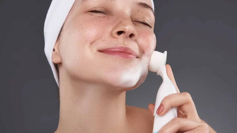 The Ultimate Guide to Properly Clean Your Facial Brush