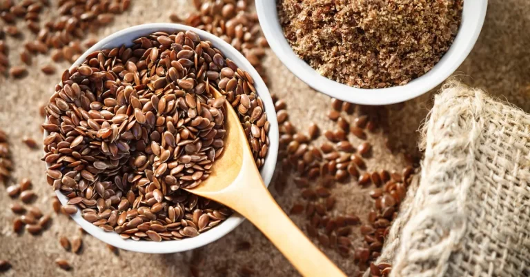 Unlocking the Beauty Benefits of Flaxseeds for Your Skin