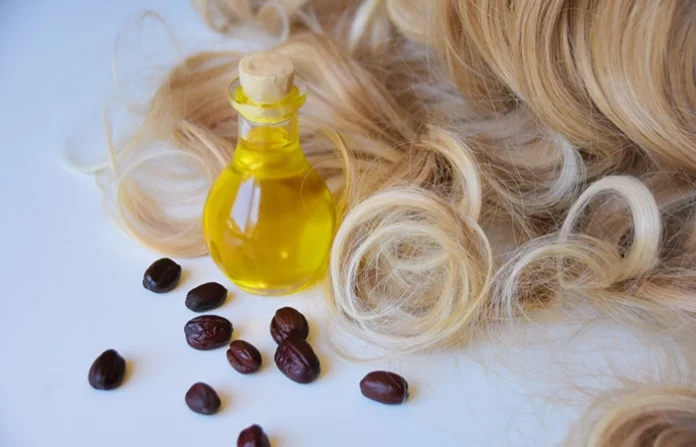 The Pros and Cons of Using Jojoba Oil to Treat Acne