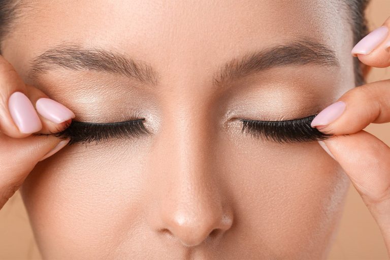Unlock Your Eye Drama: Tips on Choosing the Perfect Pair of Fake Eyelashes